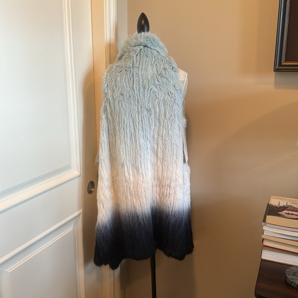 Elizabeth James Ombré Rabbit Vest Size Medium - Picture 3 of 3